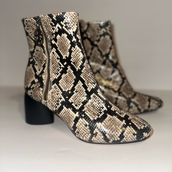 Sbicca| Snake print bootie size 8 - Picture 2 of 6